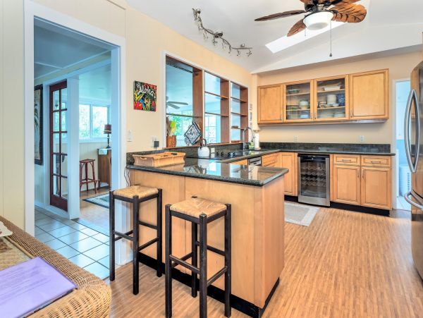 Lovely 4 Bedroom Home with Private Pool & Walk to Beach