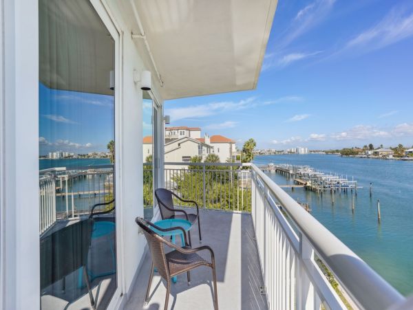 Treasure Island Vacation Condo Two Bedroom Walk to Beach