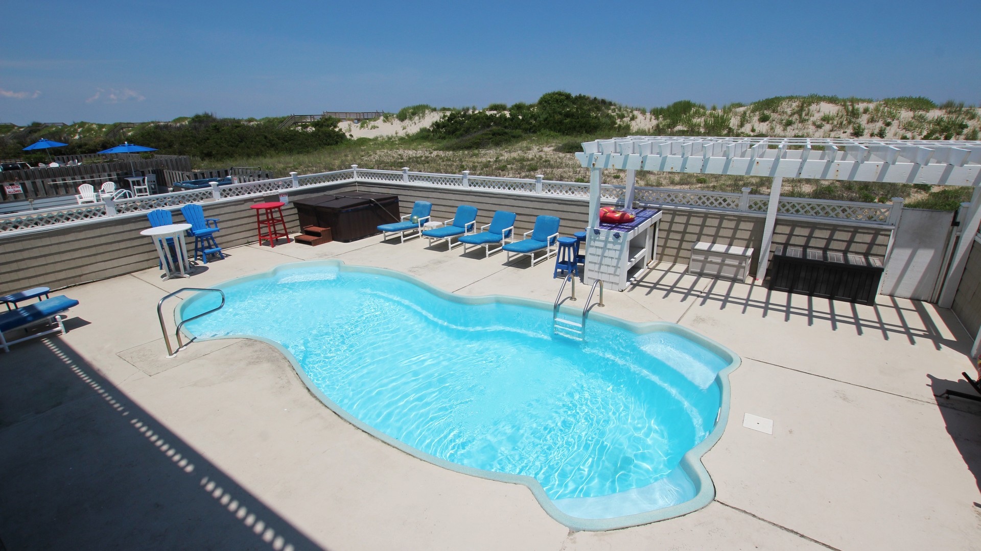Beachfront Vacation Rental with 6 Bedrooms in Corolla