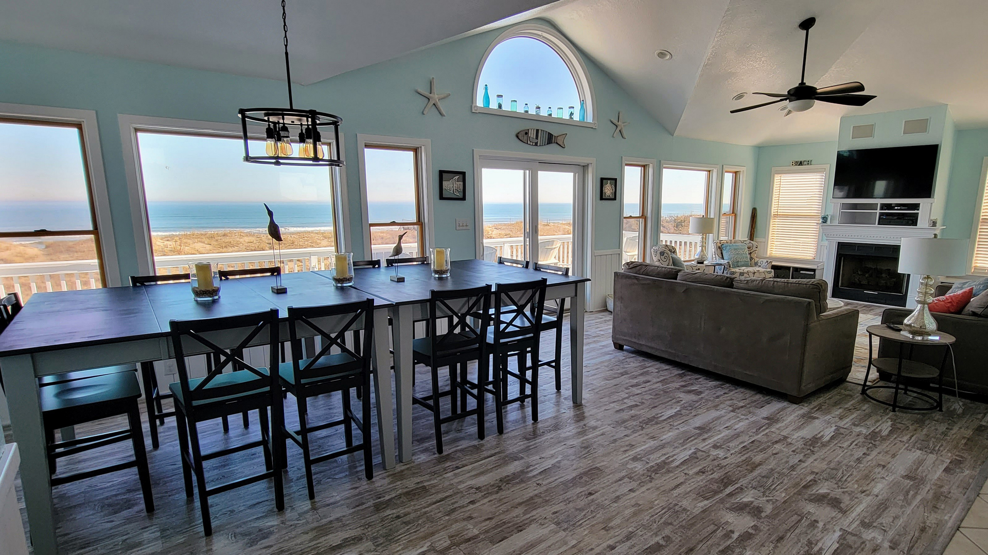 Beachfront Vacation Rental with 6 Bedrooms in Corolla