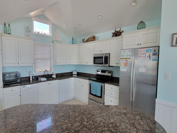 Beachfront Vacation Rental with 6 Bedrooms in Corolla