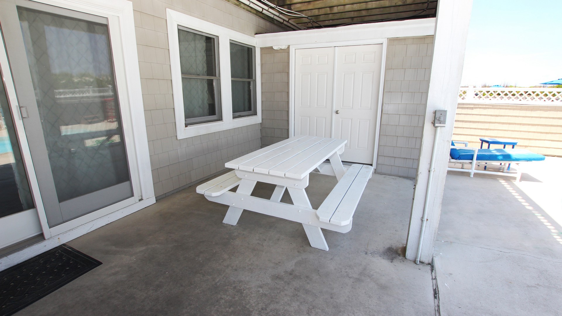 Beachfront Vacation Rental with 6 Bedrooms in Corolla
