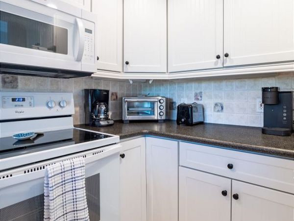 Holmes Beach Vacation Condo Two Bedroom Walk to Beach