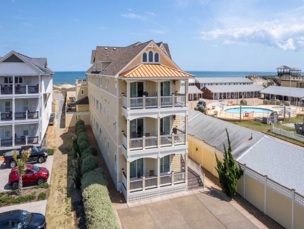 Luxurious Oceanfront Property in Kill Devil Hills