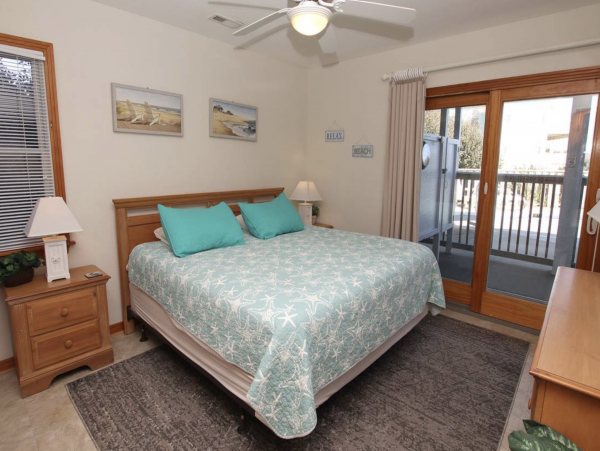 Corolla Seven Bedroom Beach House 330 ft to Beach!