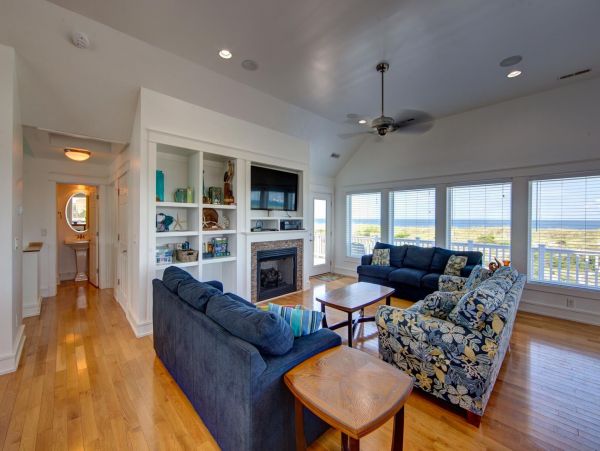 Oceanfront Salvo Vacation Home Six Bedroom
