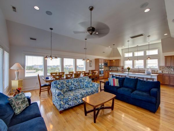 Oceanfront Salvo Vacation Home Six Bedroom