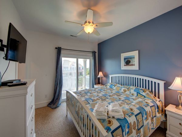 Oceanfront Salvo Vacation Home Six Bedroom