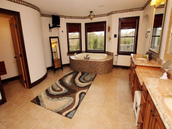 Luxury Duck Vacation Rental | 9-Bedroom Outer Banks Home with Pool & Ocean Views