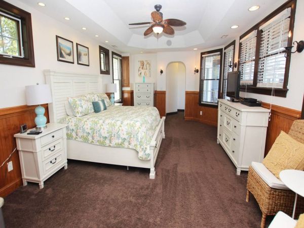 Luxury Duck Vacation Rental | 9-Bedroom Outer Banks Home with Pool & Ocean Views