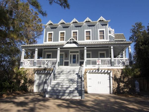 Luxury Duck Vacation Rental | 9-Bedroom Outer Banks Home with Pool & Ocean Views