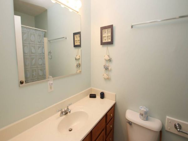 Steps to the Beach Five Bedroom Vacation Home in Kitty Hawk