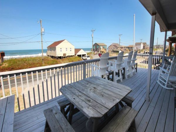 Steps to the Beach Five Bedroom Vacation Home in Kitty Hawk