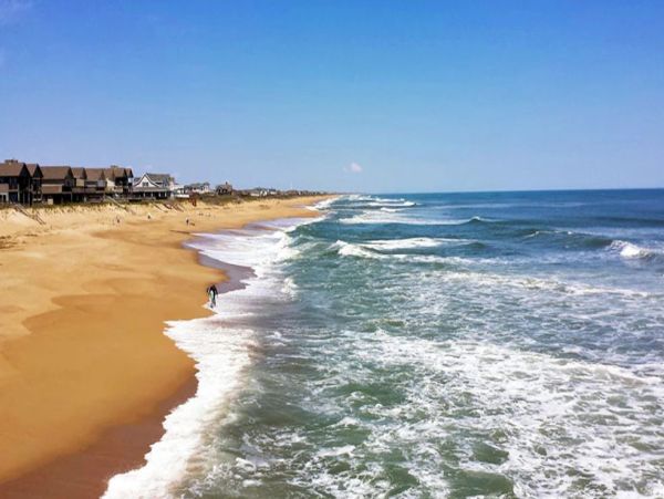 Steps to the Beach Five Bedroom Vacation Home in Kitty Hawk