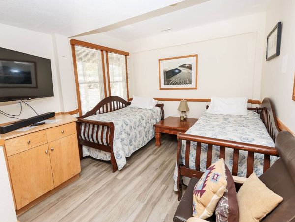 The Outer Banks Eight Bedroom Vacation Home Steps to The Sand