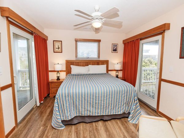 The Outer Banks Eight Bedroom Vacation Home Steps to The Sand