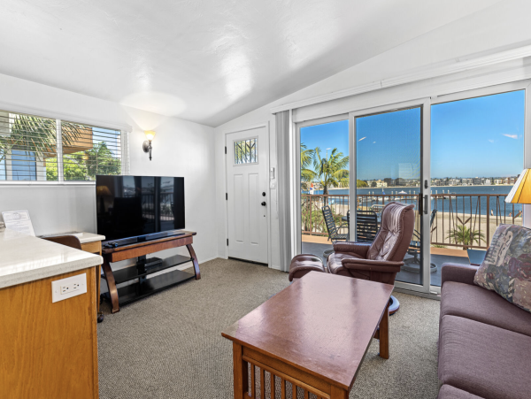 Mission Beach Vacation Rental - San Diego Bayfront Condo with Balcony & Views