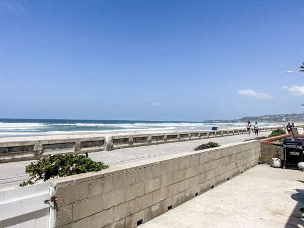 Oceanfront One Bedroom Vacation Rental in Mission Beach