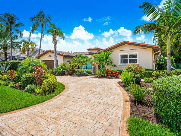 Lighthouse Point Vacation Home Three Bedroom