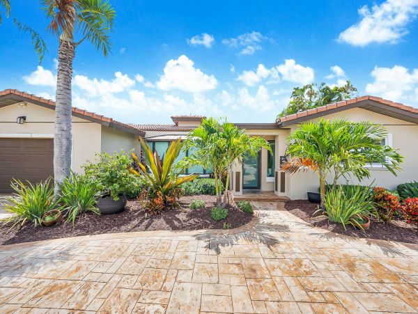Lighthouse Point Vacation Home Three Bedroom
