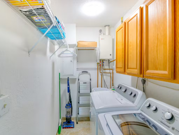 3 Bedroom Home with Private pool near the beach