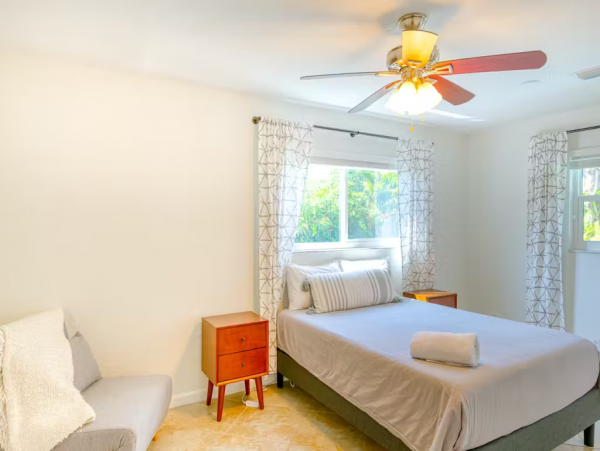 3 Bedroom Home with Private pool near the beach