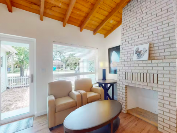 2 Bedroom home , short walk to the beach