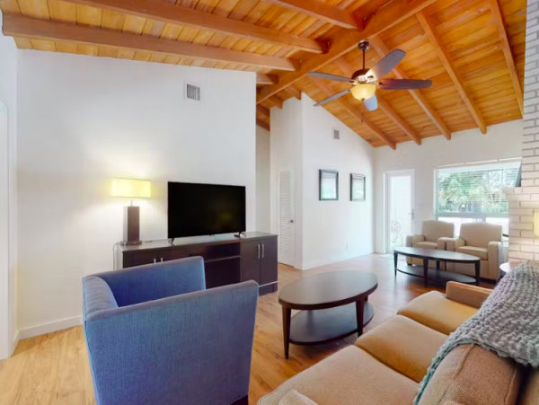 2 Bedroom home , short walk to the beach