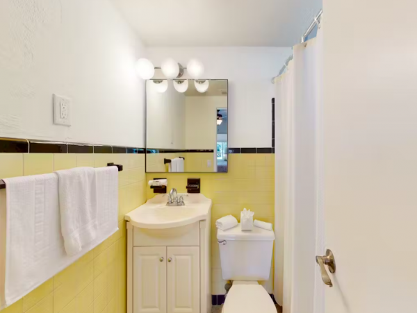 2 Bedroom home , short walk to the beach