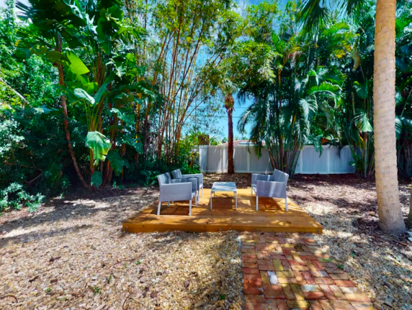 2 Bedroom home , short walk to the beach