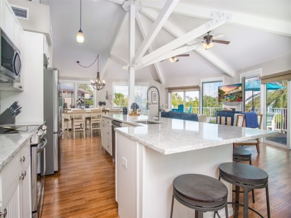Florida Keys Luxury 8 Bedroom Vacation Pool Rental on Beach