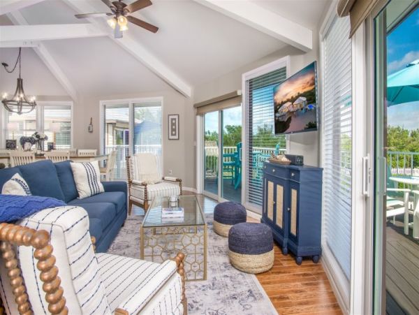 Florida Keys Luxury 8 Bedroom Vacation Pool Rental on Beach