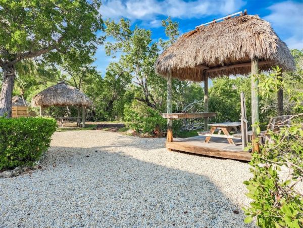Florida Keys Luxury 8 Bedroom Vacation Pool Rental on Beach
