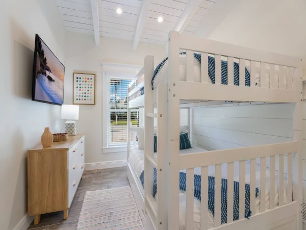 Holmes Beach Vacation Home Four Bedroom Walk to Beach