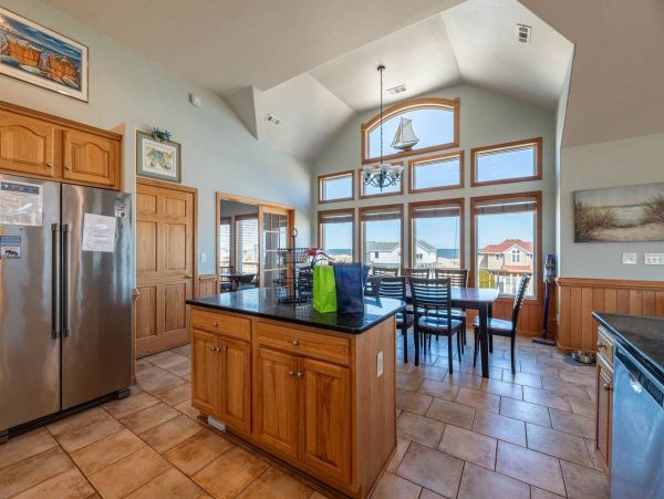 Luxurious Semi-Oceanfront 7-Bedroom Home in Corolla - Perfect Family Getaway