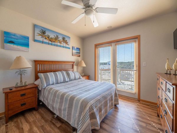 Luxurious Semi-Oceanfront 7-Bedroom Home in Corolla - Perfect Family Getaway