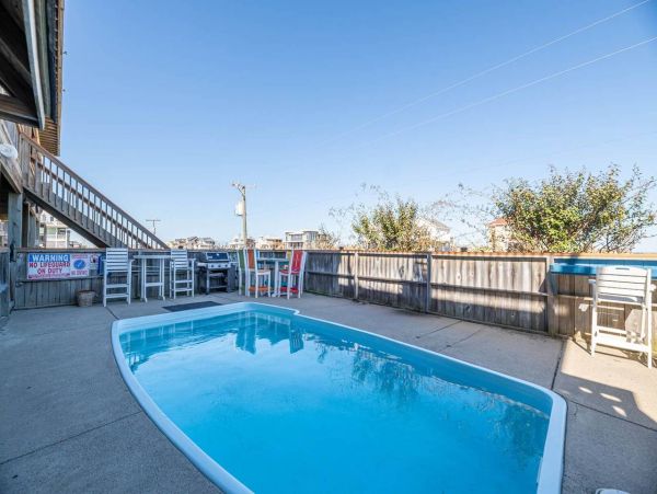 Luxurious Semi-Oceanfront 7-Bedroom Home in Corolla - Perfect Family Getaway