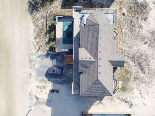 Luxurious Semi-Oceanfront 7-Bedroom Home in Corolla - Perfect Family Getaway