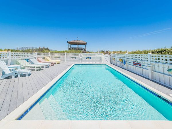 Six Bedroom Oceanfront Vacation Rental Home in The Outer Banks