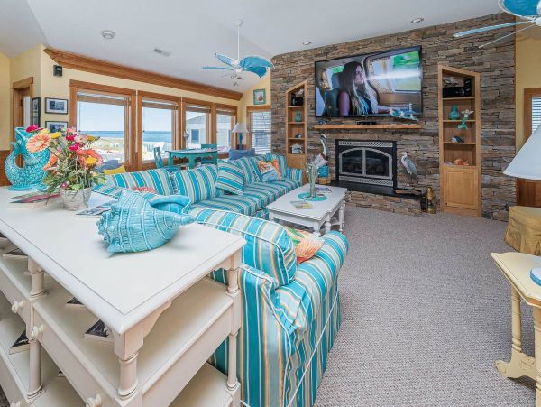 Six Bedroom Oceanfront Vacation Rental Home in The Outer Banks