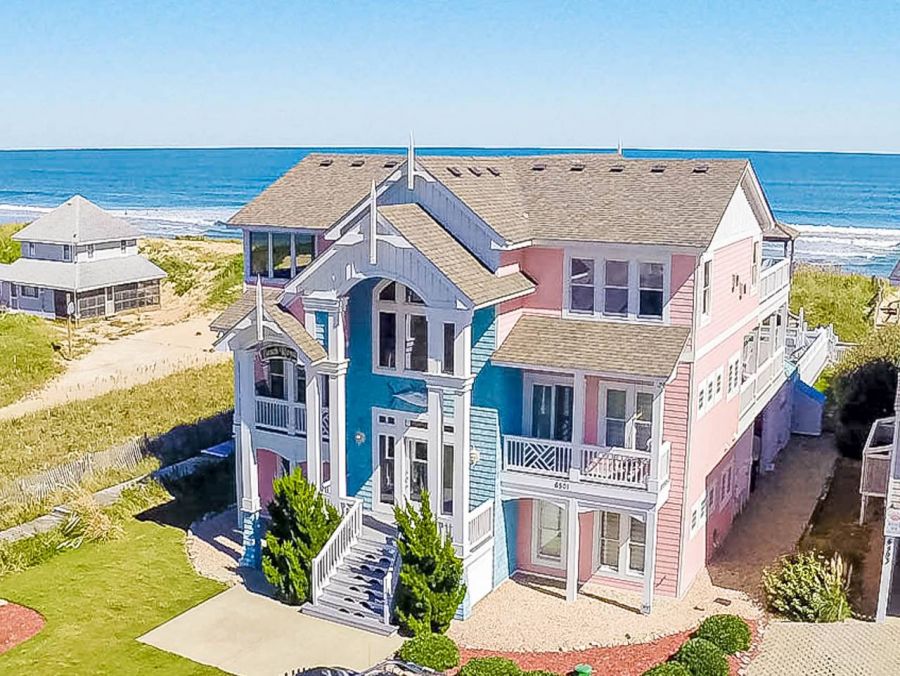 Six Bedroom Oceanfront Vacation Rental Home in The Outer Banks
