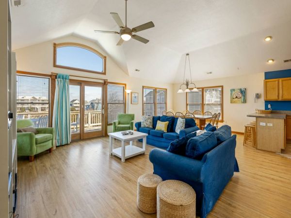 Charming Corolla 6 Bedroom Vacation Rental with Pool & Spa