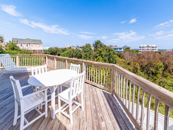 Charming Corolla 6 Bedroom Vacation Rental with Pool & Spa