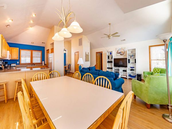 Charming Corolla 6 Bedroom Vacation Rental with Pool & Spa