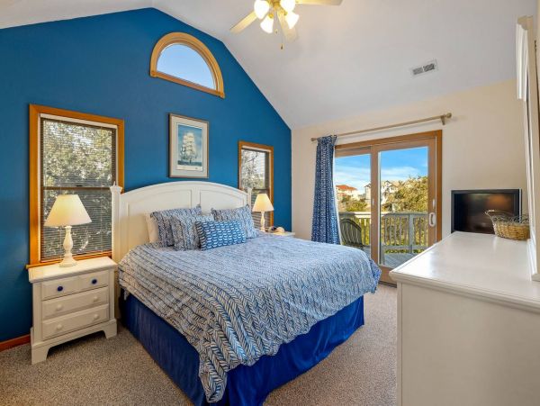 Charming Corolla 6 Bedroom Vacation Rental with Pool & Spa