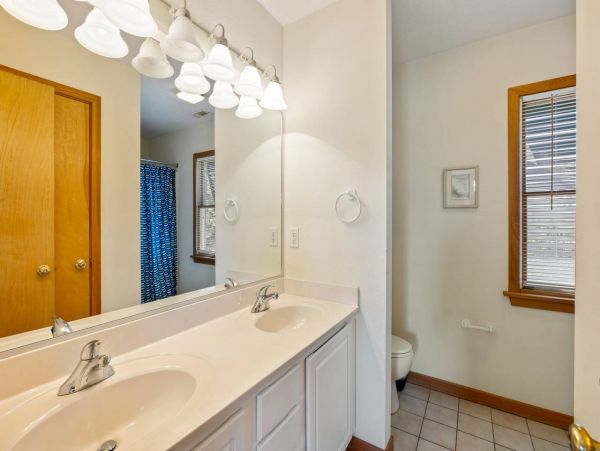 Charming Corolla 6 Bedroom Vacation Rental with Pool & Spa