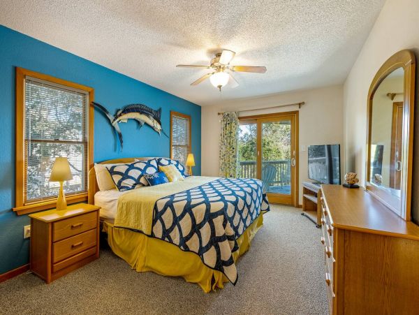 Charming Corolla 6 Bedroom Vacation Rental with Pool & Spa