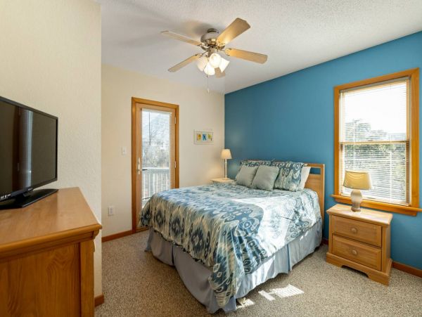 Charming Corolla 6 Bedroom Vacation Rental with Pool & Spa