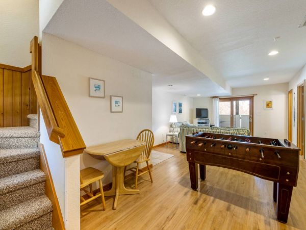 Charming Corolla 6 Bedroom Vacation Rental with Pool & Spa