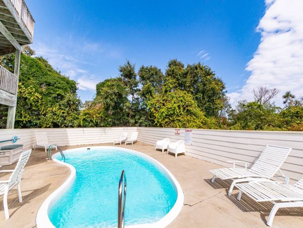 Charming Corolla 6 Bedroom Vacation Rental with Pool & Spa